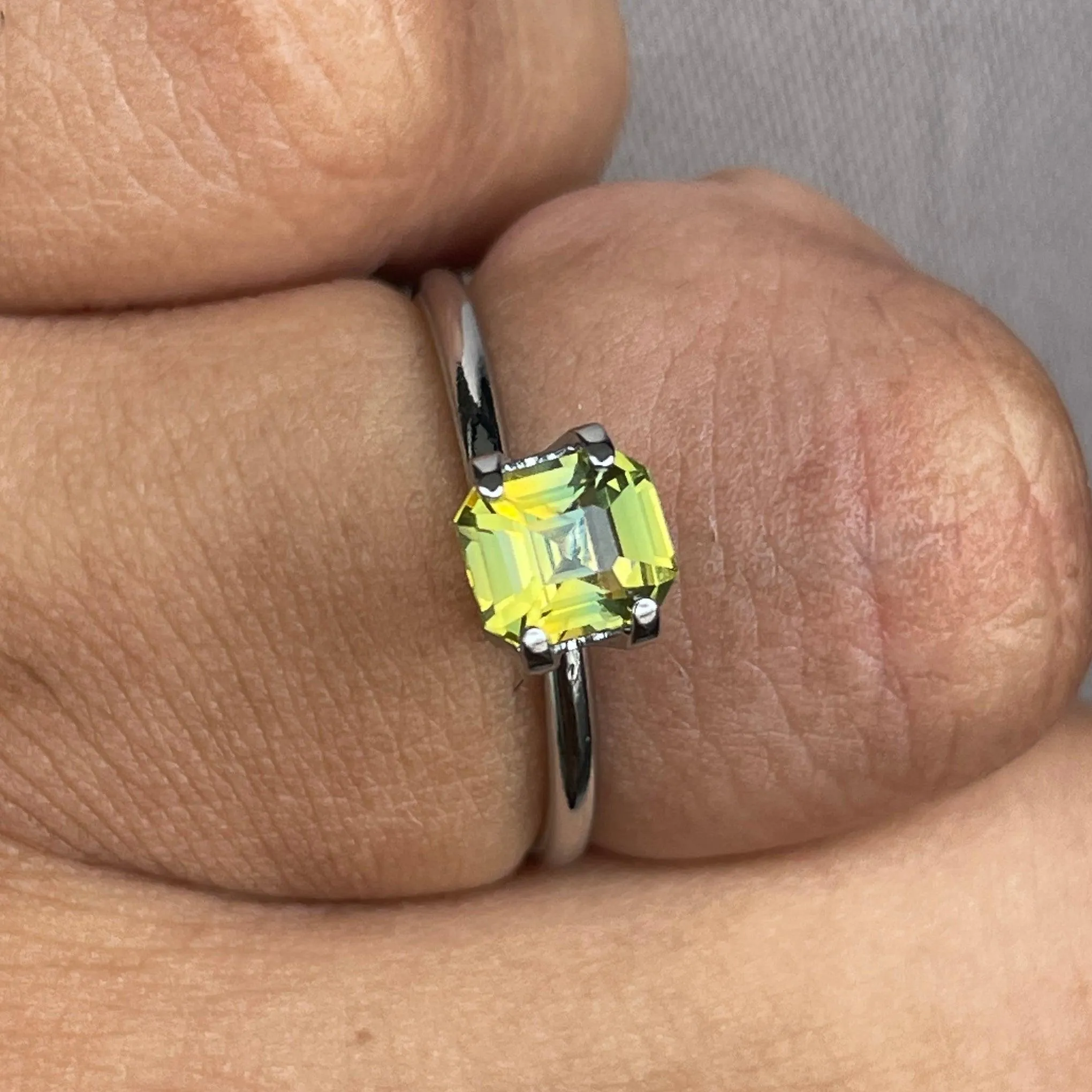 1.18 ct Oval Greenish Yellow Sapphire