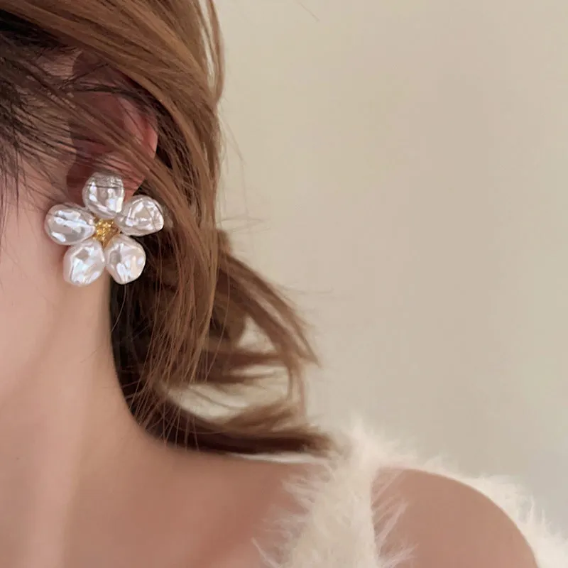 Elegant White Pearl Petal Bloom Earring JLT12920