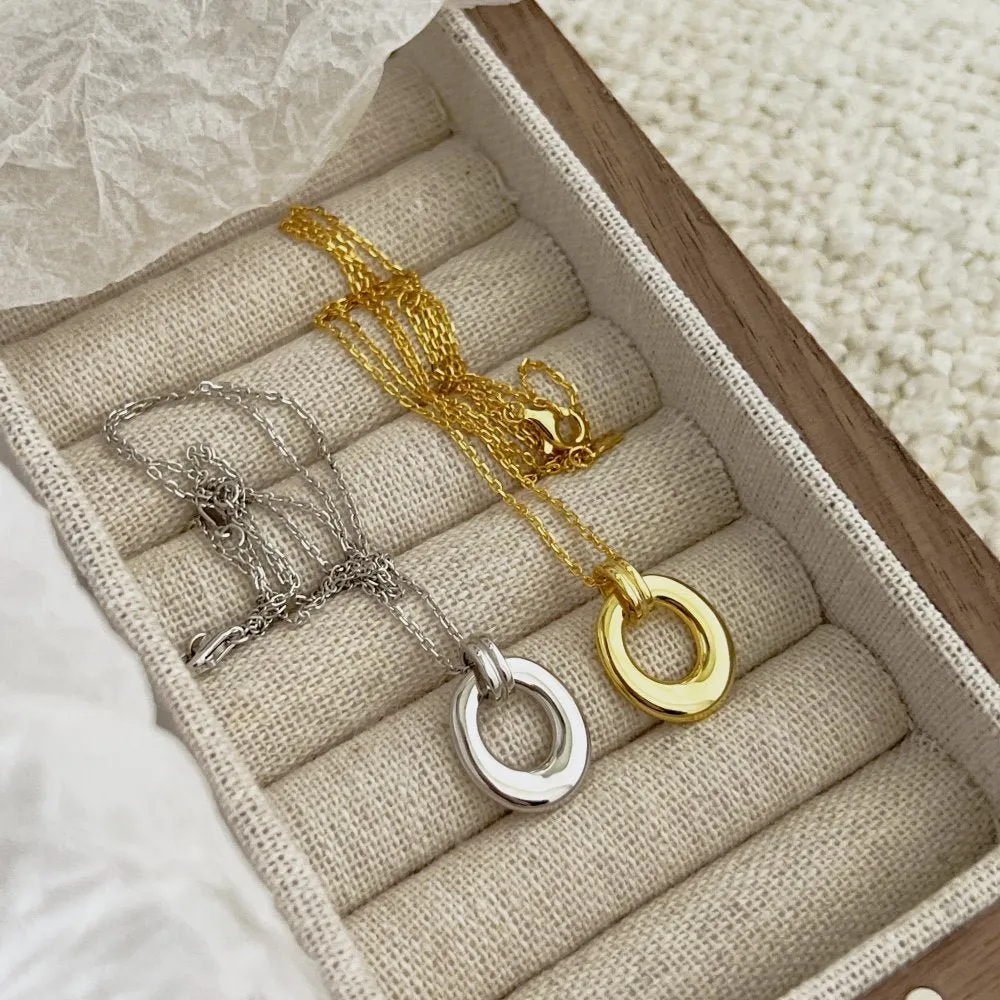 Minimalist necklace