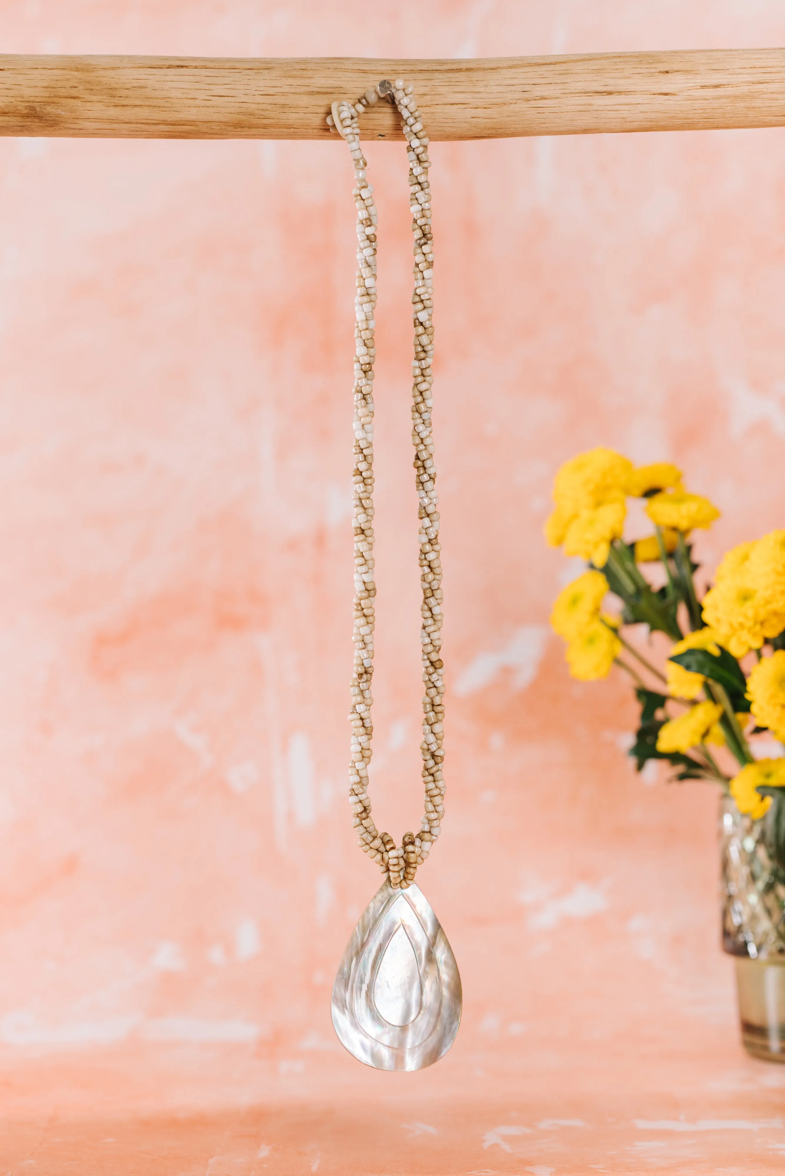 Necklace Oval Shell Pendant - Beige (NCK 025)