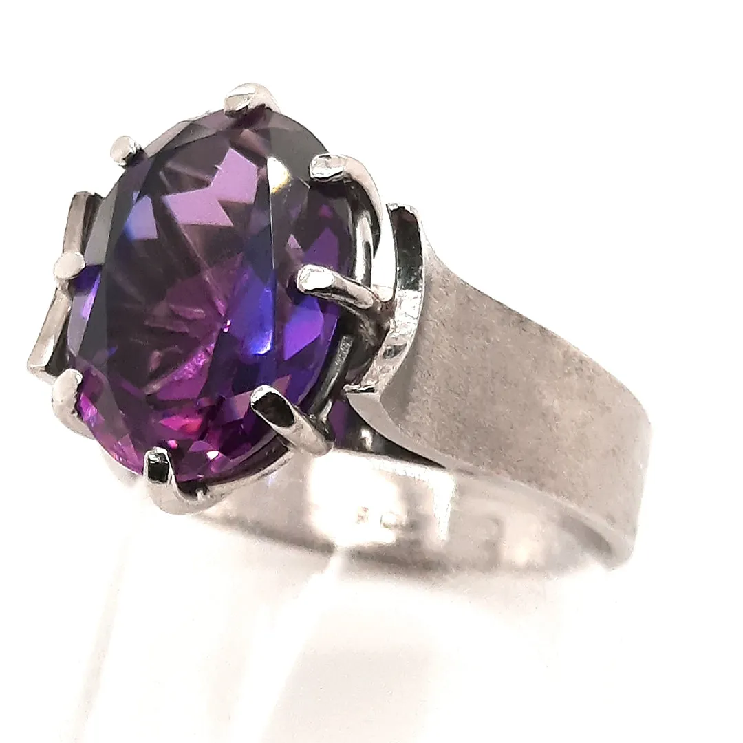 Sapphire 9ct White Gold Handmade Ring