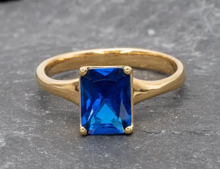 Sapphire Gold Ring - Radiant Cut Ring - Solitaire Sapphire Ring